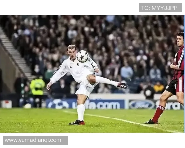 现役足球顶级球星盘点 全球足坛最具影响力球员及其精彩表现解析